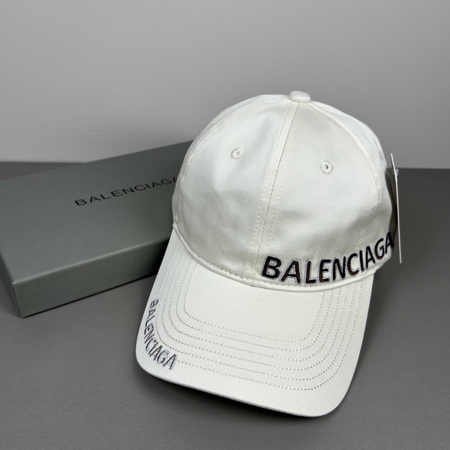 🌾BALENCIAGA巴黎世家新款logo棒球帽，很酷的色系，男女佩戴都有不同style，第一P抢先出货
