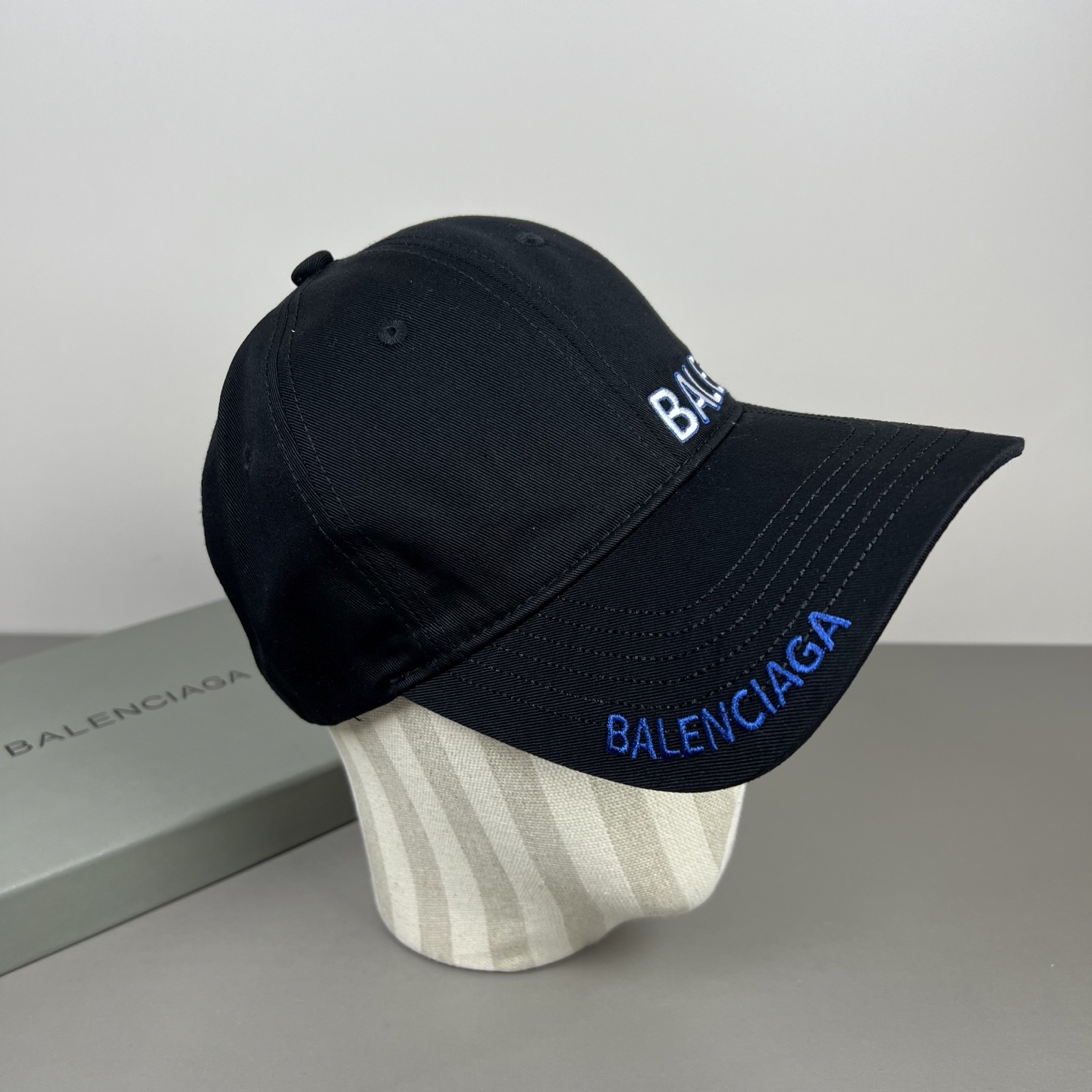 🌾BALENCIAGA巴黎世家新款logo棒球帽，很酷的色系，男女佩戴都有不同style，第一P抢先出货