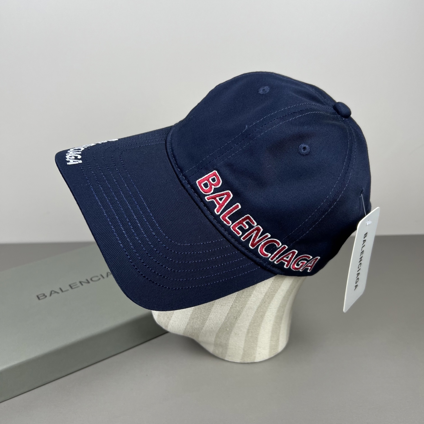 🌾BALENCIAGA巴黎世家新款logo棒球帽，很酷的色系，男女佩戴都有不同style，第一P抢先出货