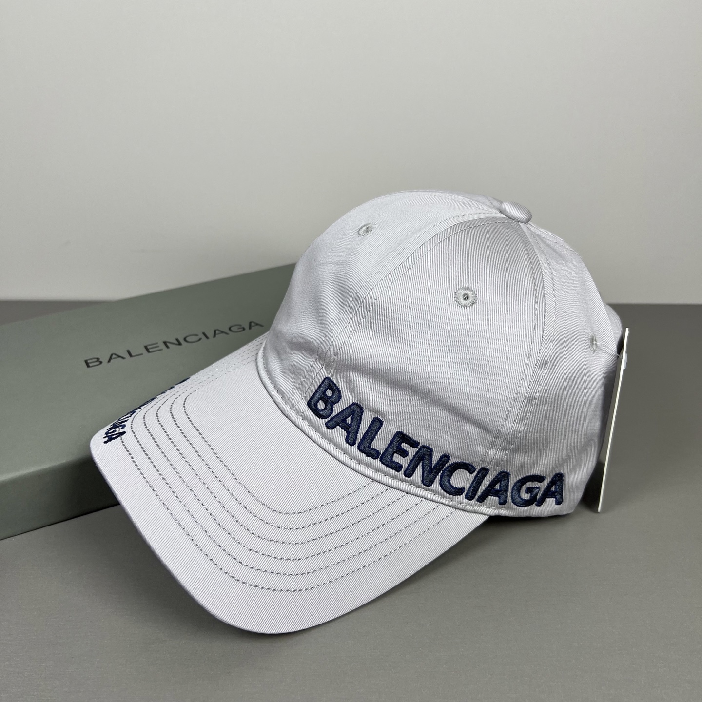 🌾BALENCIAGA巴黎世家新款logo棒球帽，很酷的色系，男女佩戴都有不同style，第一P抢先出货