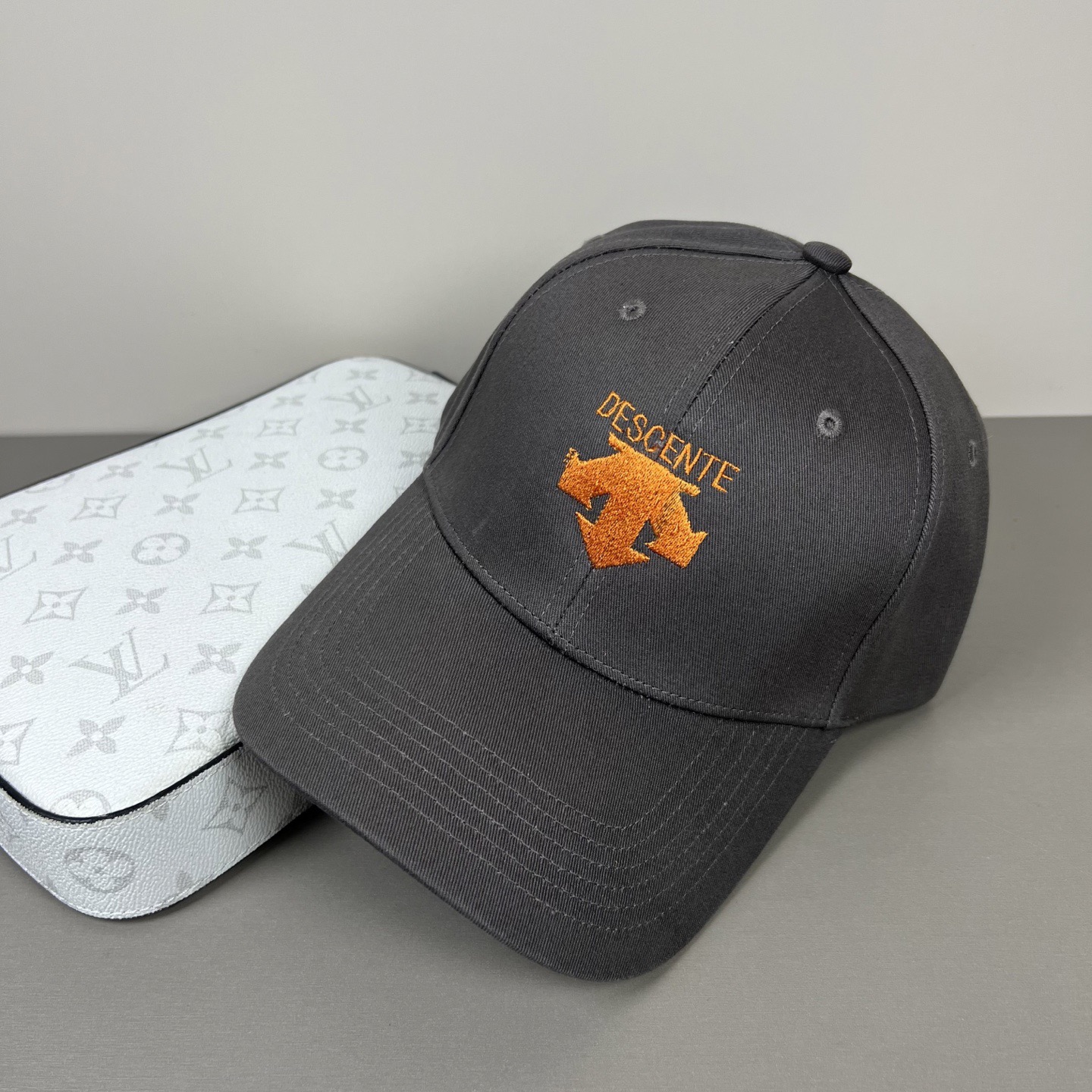 🌾🧢迪桑特 descente😍新款棒球帽，小红书爆款推荐，重工打造♥️高端大气，百搭款🤗男女通用！跑量！