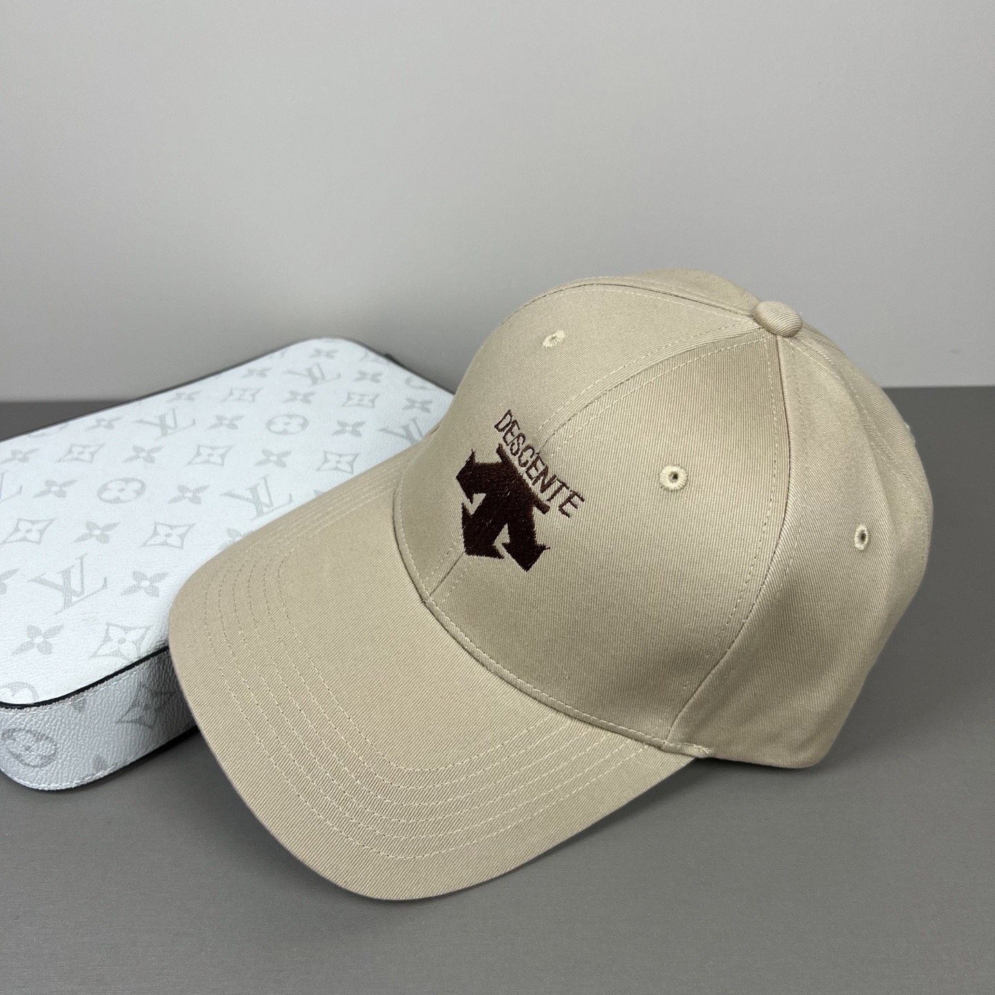 🌾🧢迪桑特 descente😍新款棒球帽，小红书爆款推荐，重工打造♥️高端大气，百搭款🤗男女通用！跑量！