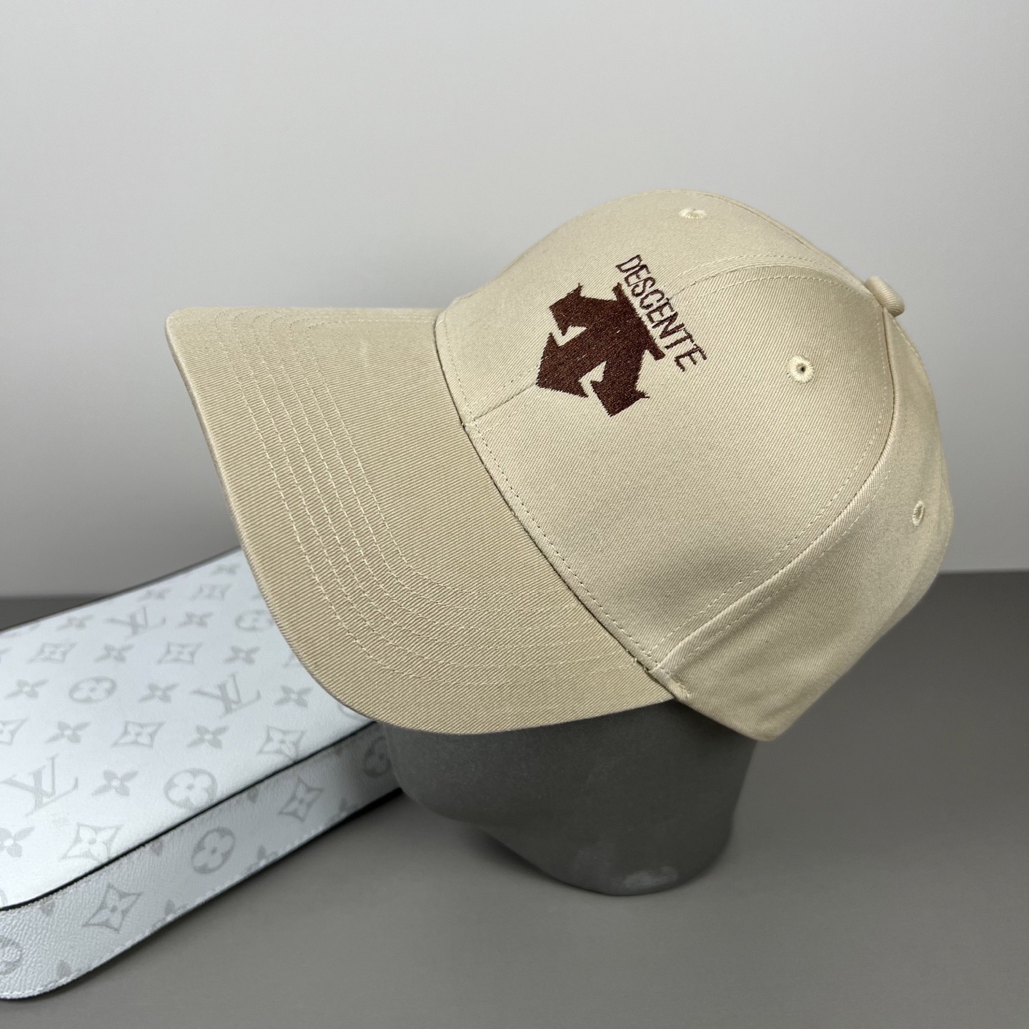 🌾🧢迪桑特 descente😍新款棒球帽，小红书爆款推荐，重工打造♥️高端大气，百搭款🤗男女通用！跑量！