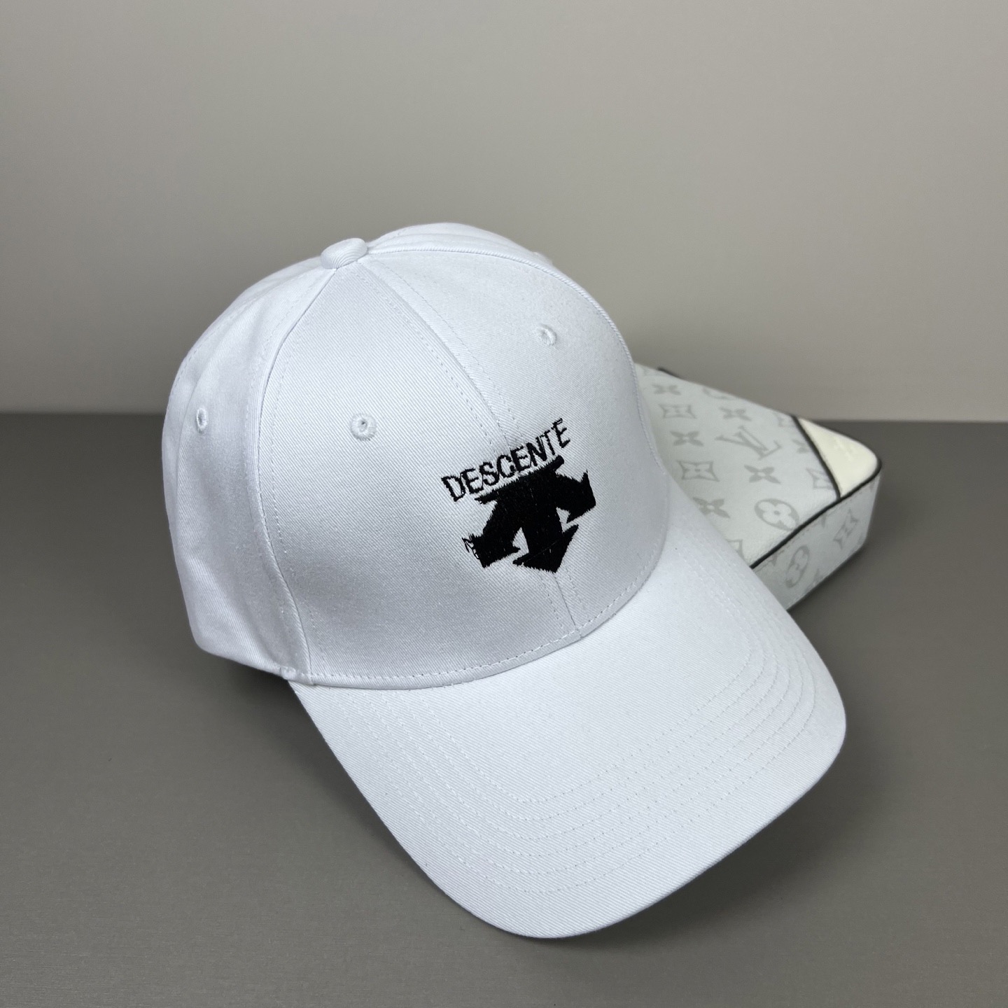 🌾🧢迪桑特 descente😍新款棒球帽，小红书爆款推荐，重工打造♥️高端大气，百搭款🤗男女通用！跑量！