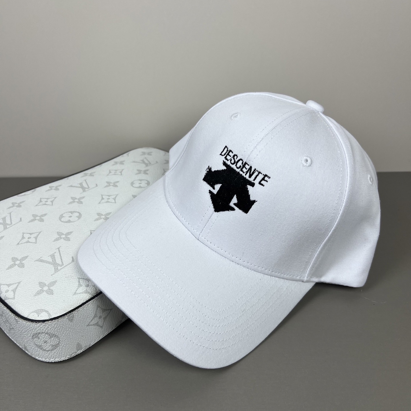 🌾🧢迪桑特 descente😍新款棒球帽，小红书爆款推荐，重工打造♥️高端大气，百搭款🤗男女通用！跑量！