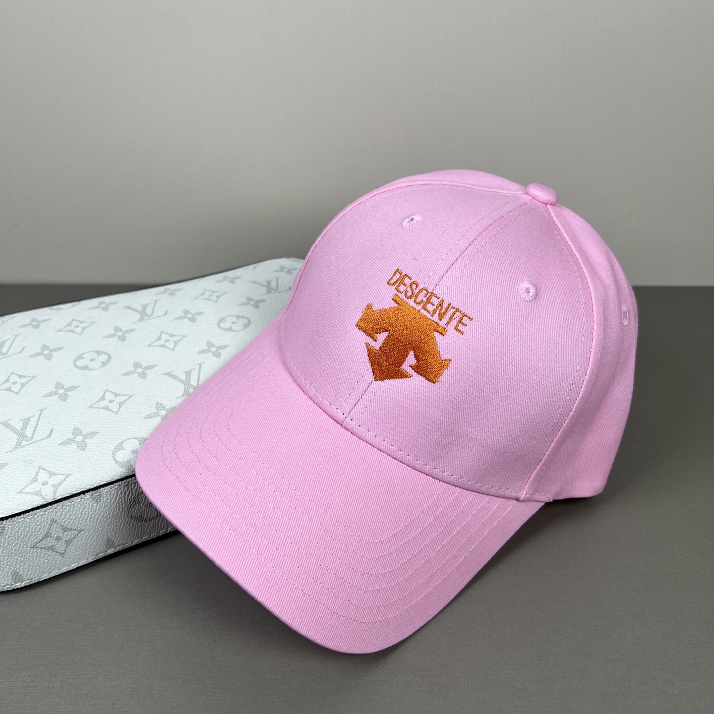 🌾🧢迪桑特 descente😍新款棒球帽，小红书爆款推荐，重工打造♥️高端大气，百搭款🤗男女通用！跑量！