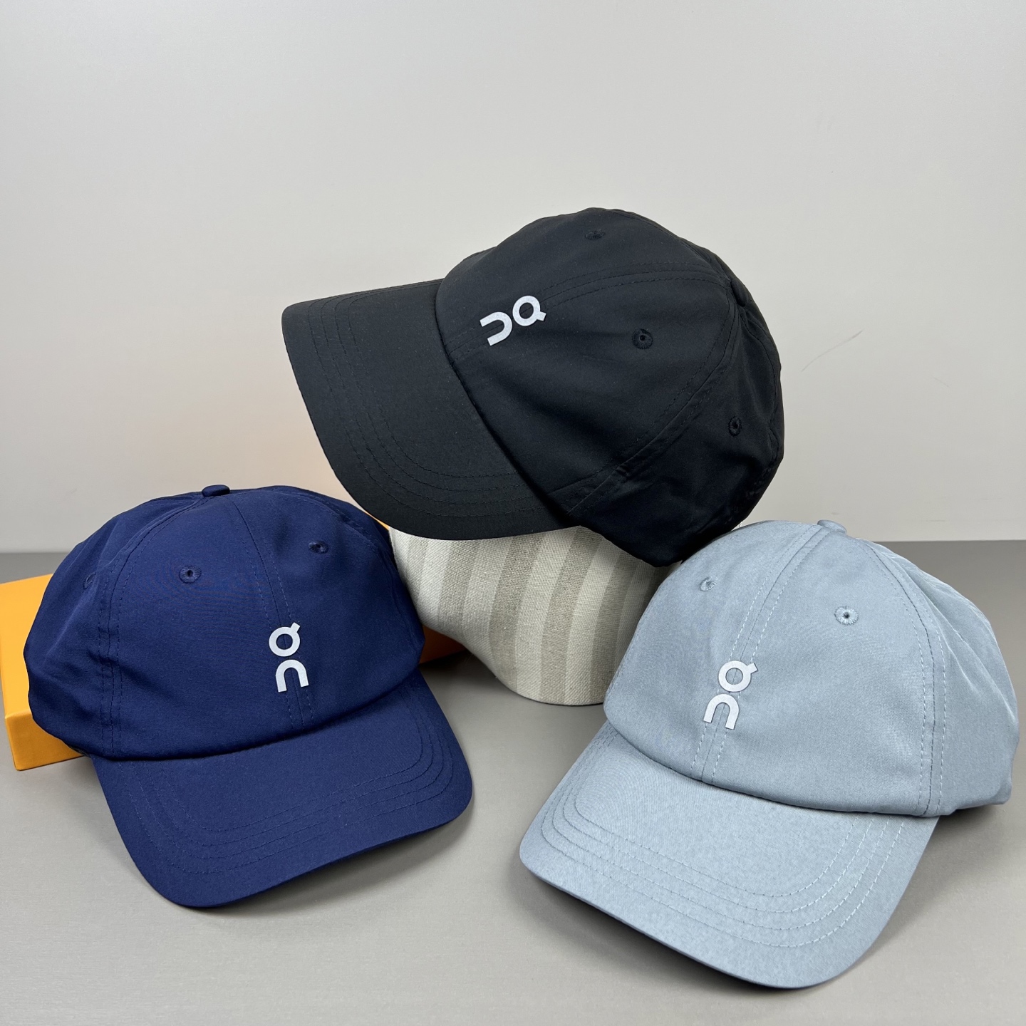 🌾〈昂跑 On〉新款棒球帽，专柜常年热卖款，口碑极佳，轻盈透气！质量超赞，基础头围56，贴片可调节。