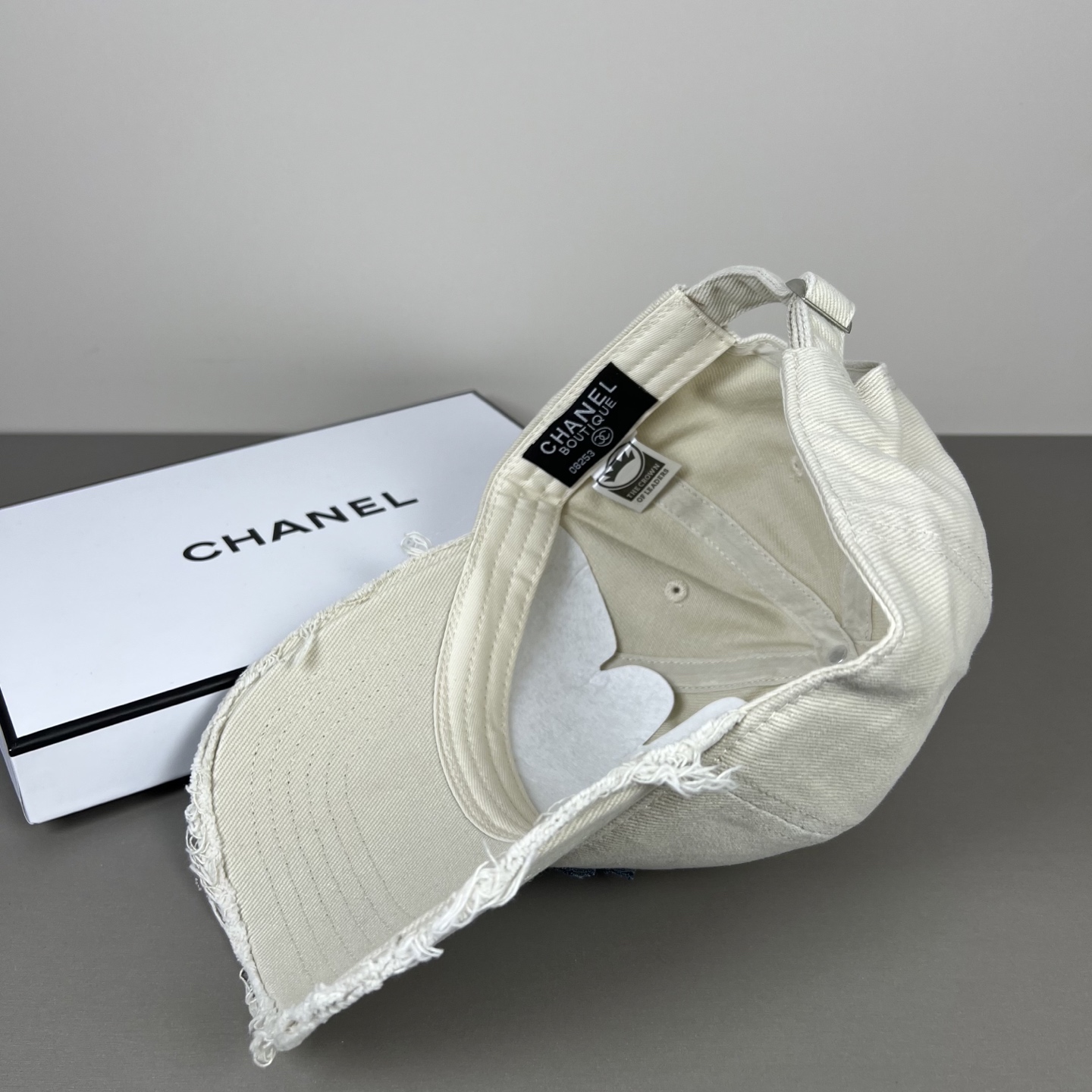 🌾新款香奈儿Chanel新款高版本棒球帽，经典的棒球帽版型，适合多种场合佩戴，无论是搭配休闲装还是运动装