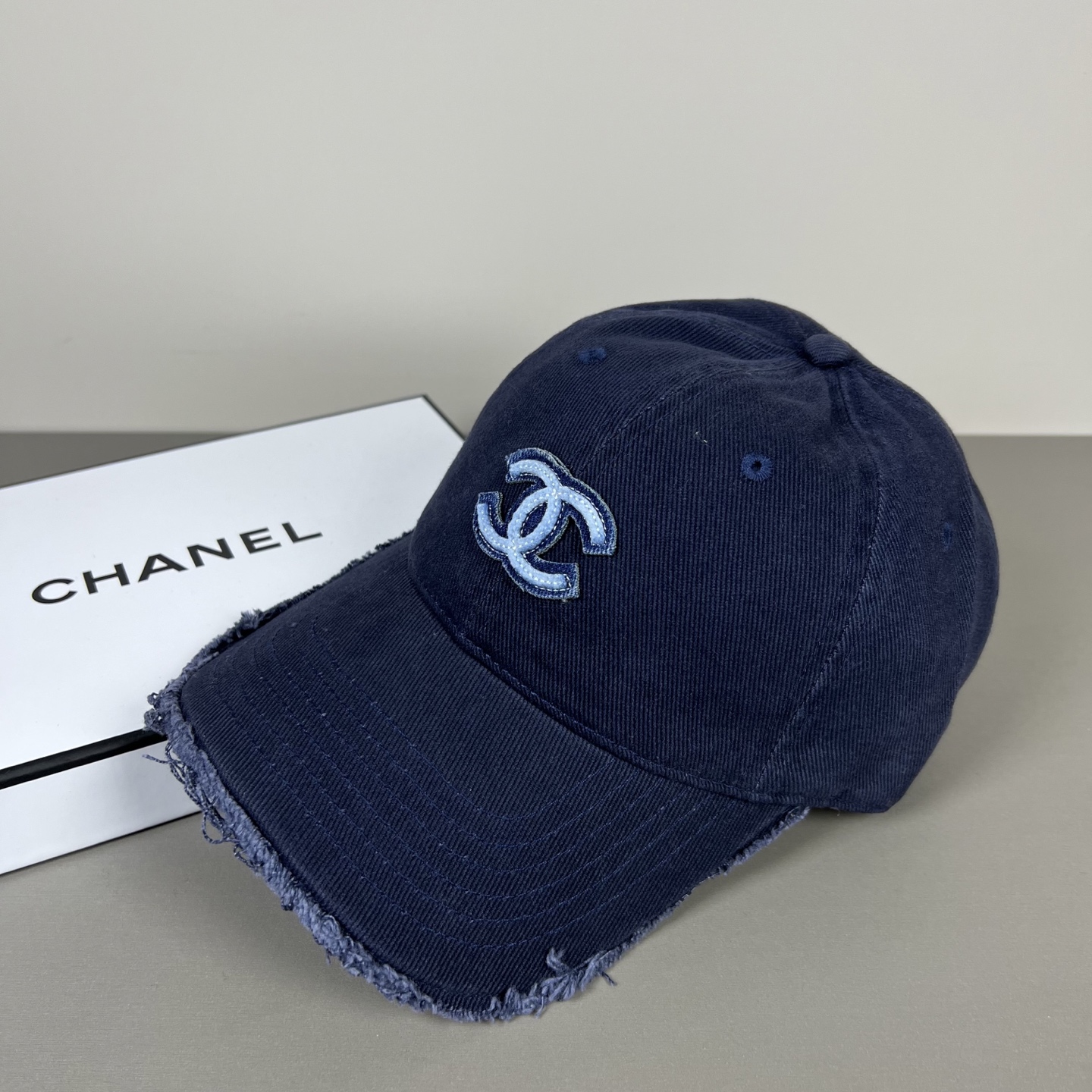 🌾新款香奈儿Chanel新款高版本棒球帽，经典的棒球帽版型，适合多种场合佩戴，无论是搭配休闲装还是运动装