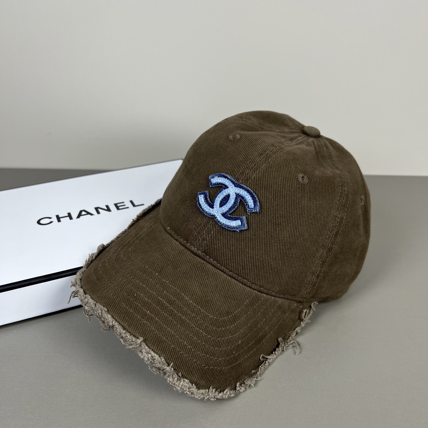 🌾新款香奈儿Chanel新款高版本棒球帽，经典的棒球帽版型，适合多种场合佩戴，无论是搭配休闲装还是运动装