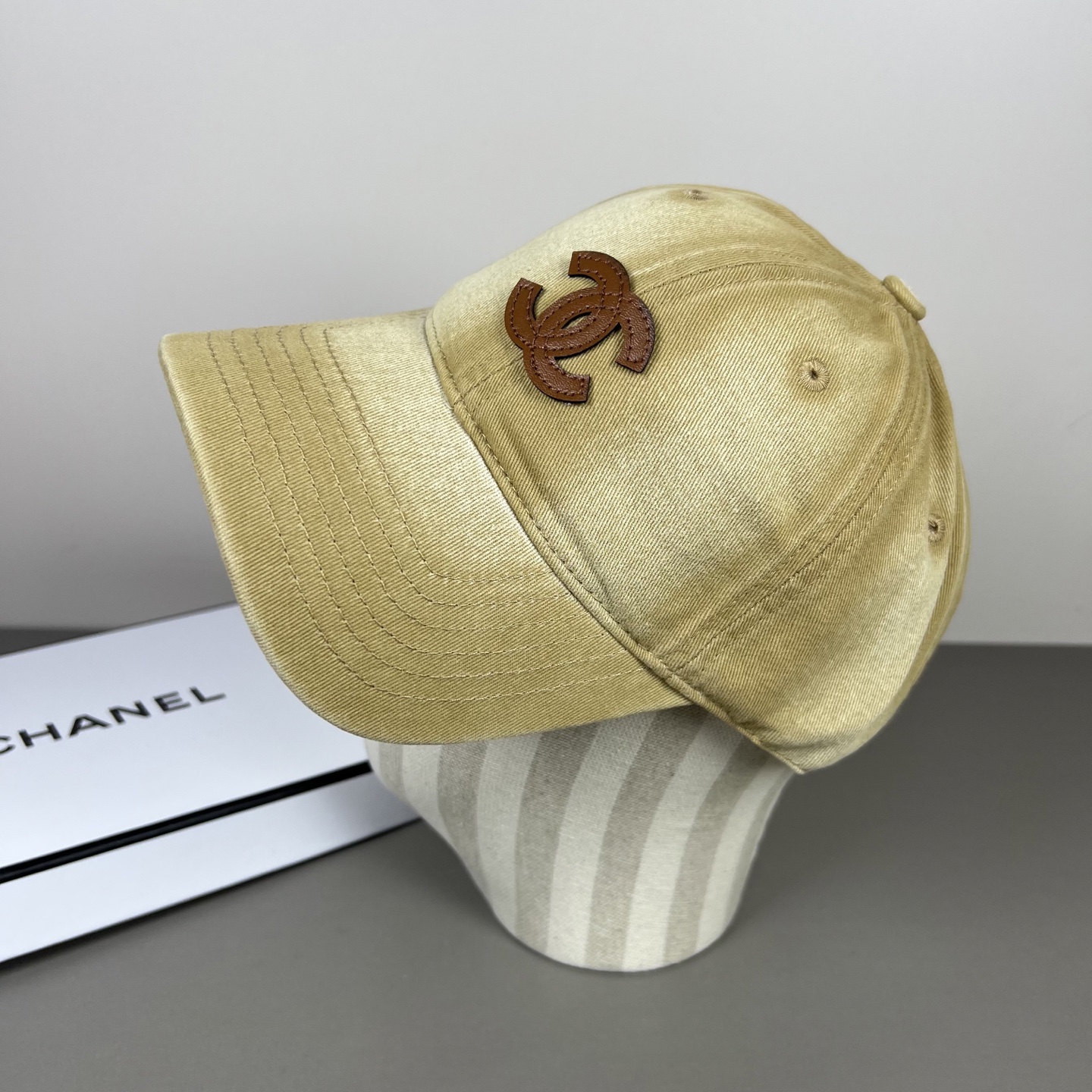 🌾新款香奈儿Chanel新款高版本棒球帽，经典的棒球帽版型，适合多种场合佩戴，无论是搭配休闲装还是运动装