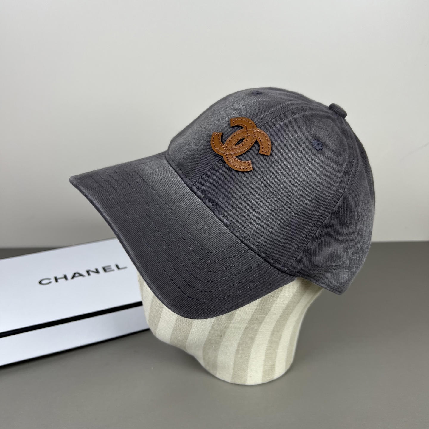 🌾新款香奈儿Chanel新款高版本棒球帽，经典的棒球帽版型，适合多种场合佩戴，无论是搭配休闲装还是运动装