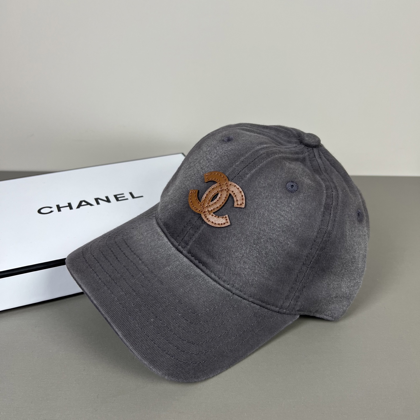 🌾新款香奈儿Chanel新款高版本棒球帽，经典的棒球帽版型，适合多种场合佩戴，无论是搭配休闲装还是运动装