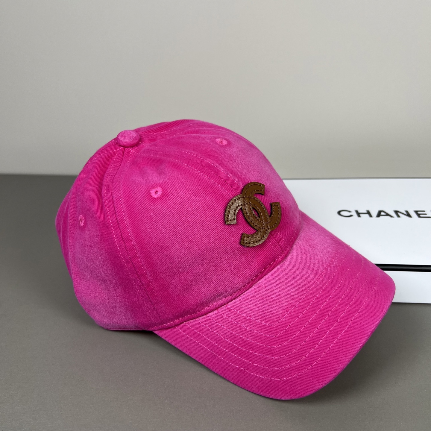 🌾新款香奈儿Chanel新款高版本棒球帽，经典的棒球帽版型，适合多种场合佩戴，无论是搭配休闲装还是运动装