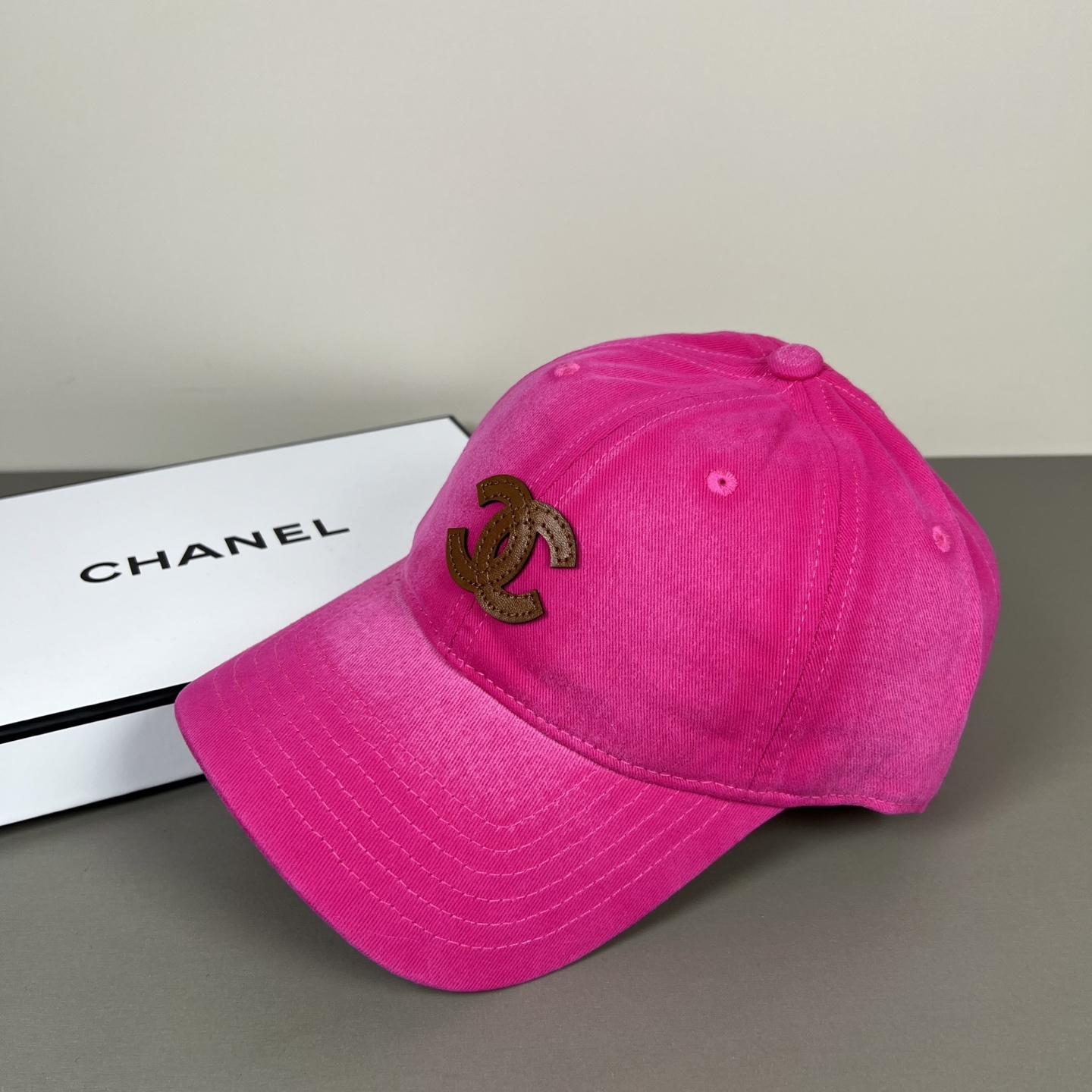 🌾新款香奈儿Chanel新款高版本棒球帽，经典的棒球帽版型，适合多种场合佩戴，无论是搭配休闲装还是运动装