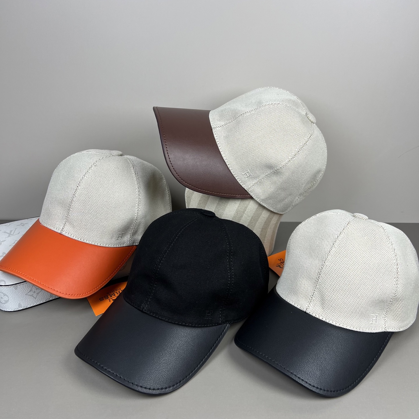 🌾HERMÈS (爱马仕)原单棒球帽，经典H， 正品开模订制，原版透气帆布面料+头层牛皮，原厂精钢调节扣