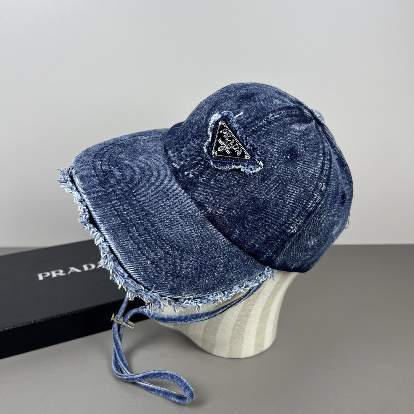 上新ꫛꫀꪝ ❥——❤普拉达 PRADA 新品经典代购版本！1比1品质，时尚潮流，高端做工！非一般的品质，