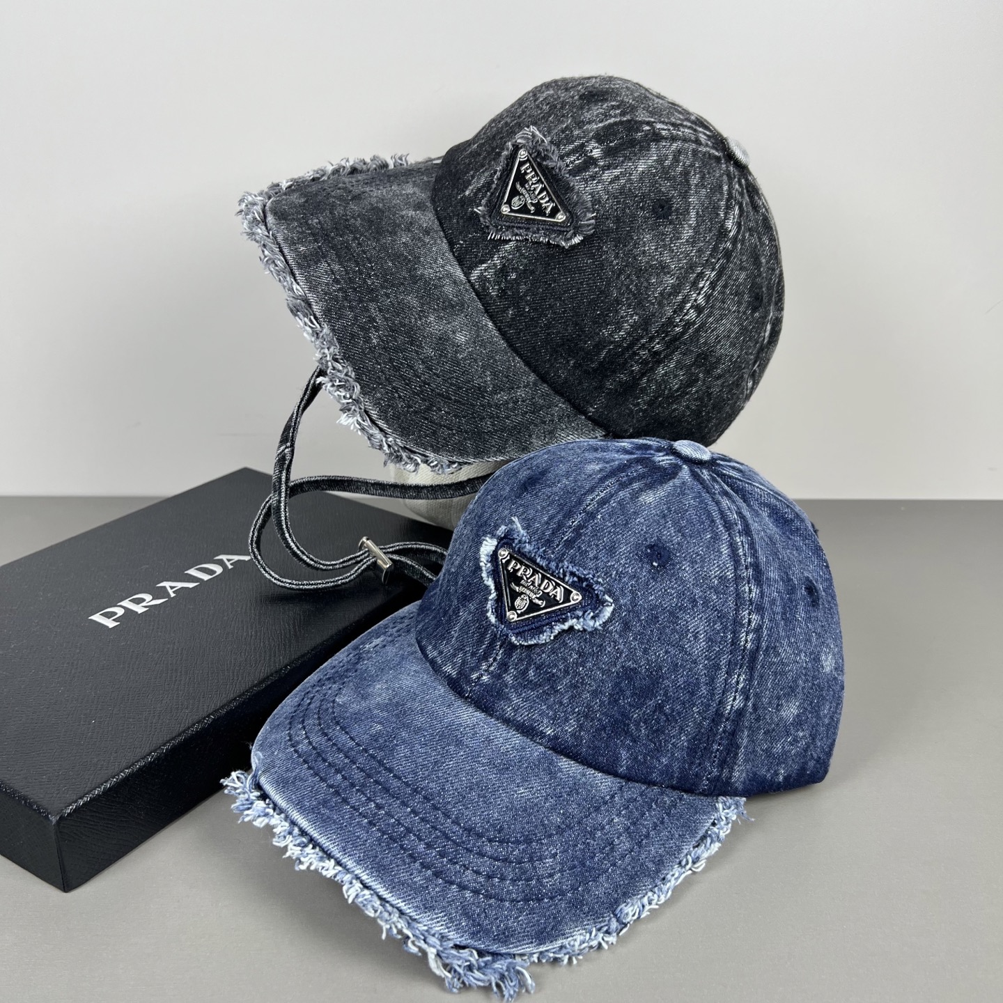 上新ꫛꫀꪝ ❥——❤普拉达 PRADA 新品经典代购版本！1比1品质，时尚潮流，高端做工！非一般的品质，