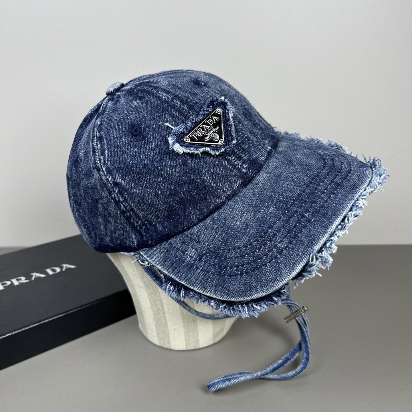 上新ꫛꫀꪝ ❥——❤普拉达 PRADA 新品经典代购版本！1比1品质，时尚潮流，高端做工！非一般的品质，