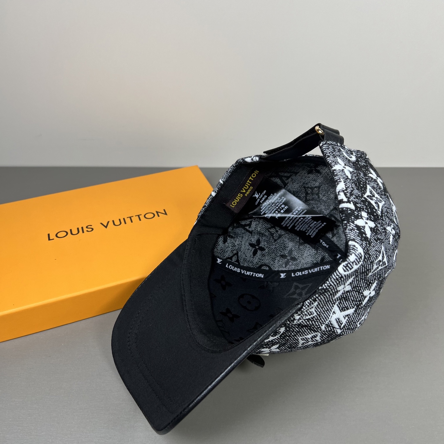 P路易威登棒球帽 LouisVuitton😍新款LV棒球帽，重工打造♥️高端大气，百搭款🤗男女通用！