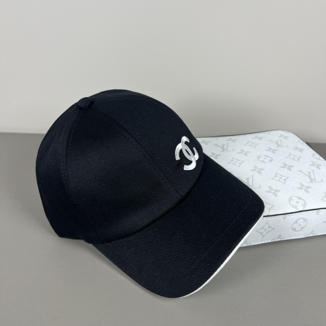 P香奈儿官网发布，CHANEL 小香爆款小红书新品发布，太🉑️了，高弹面料 经典色系，男女同款哦
