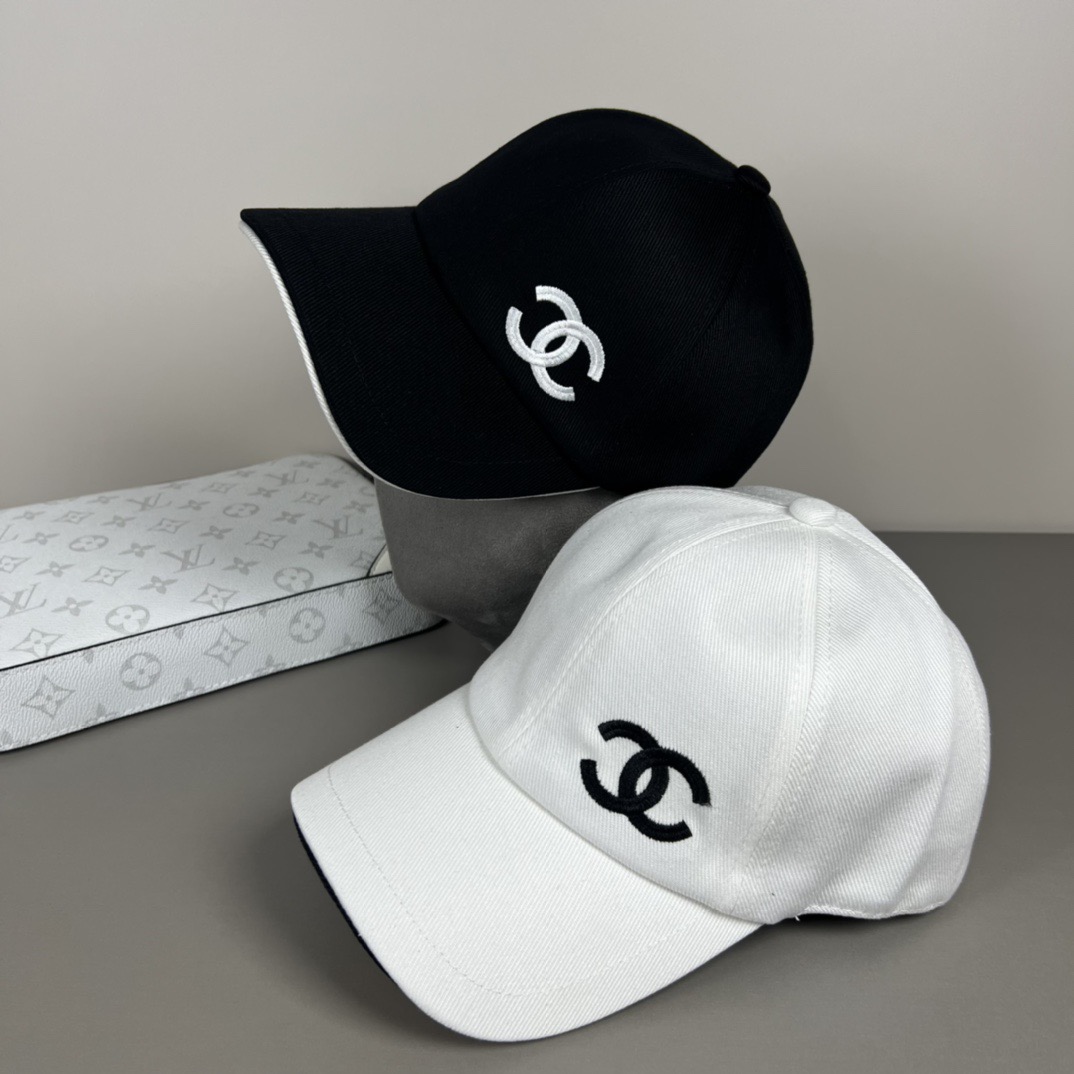 P香奈儿官网发布，CHANEL 小香爆款小红书新品发布，太🉑️了，高弹面料 经典色系，男女同款哦