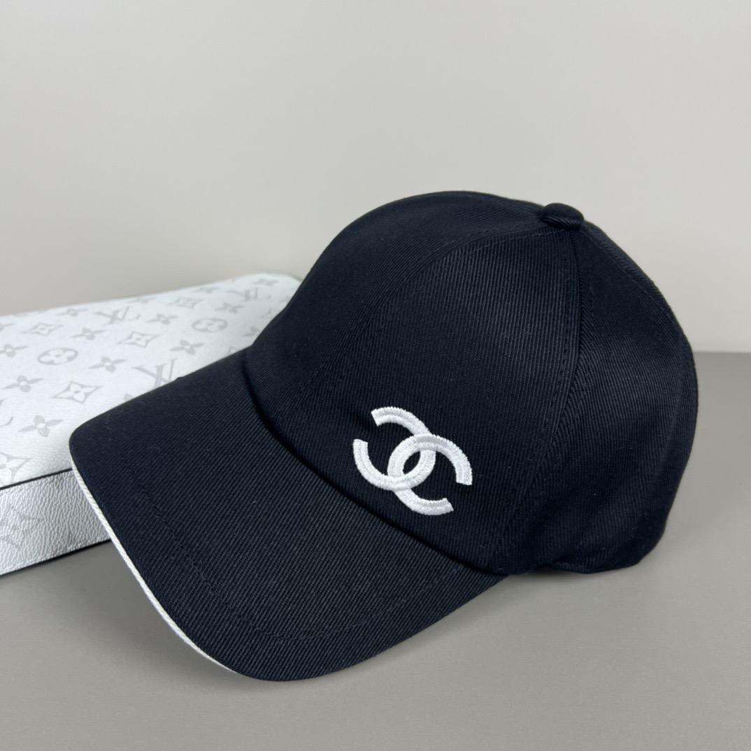 P香奈儿官网发布，CHANEL 小香爆款小红书新品发布，太🉑️了，高弹面料 经典色系，男女同款哦