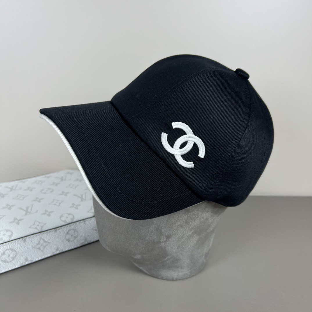 P香奈儿官网发布，CHANEL 小香爆款小红书新品发布，太🉑️了，高弹面料 经典色系，男女同款哦