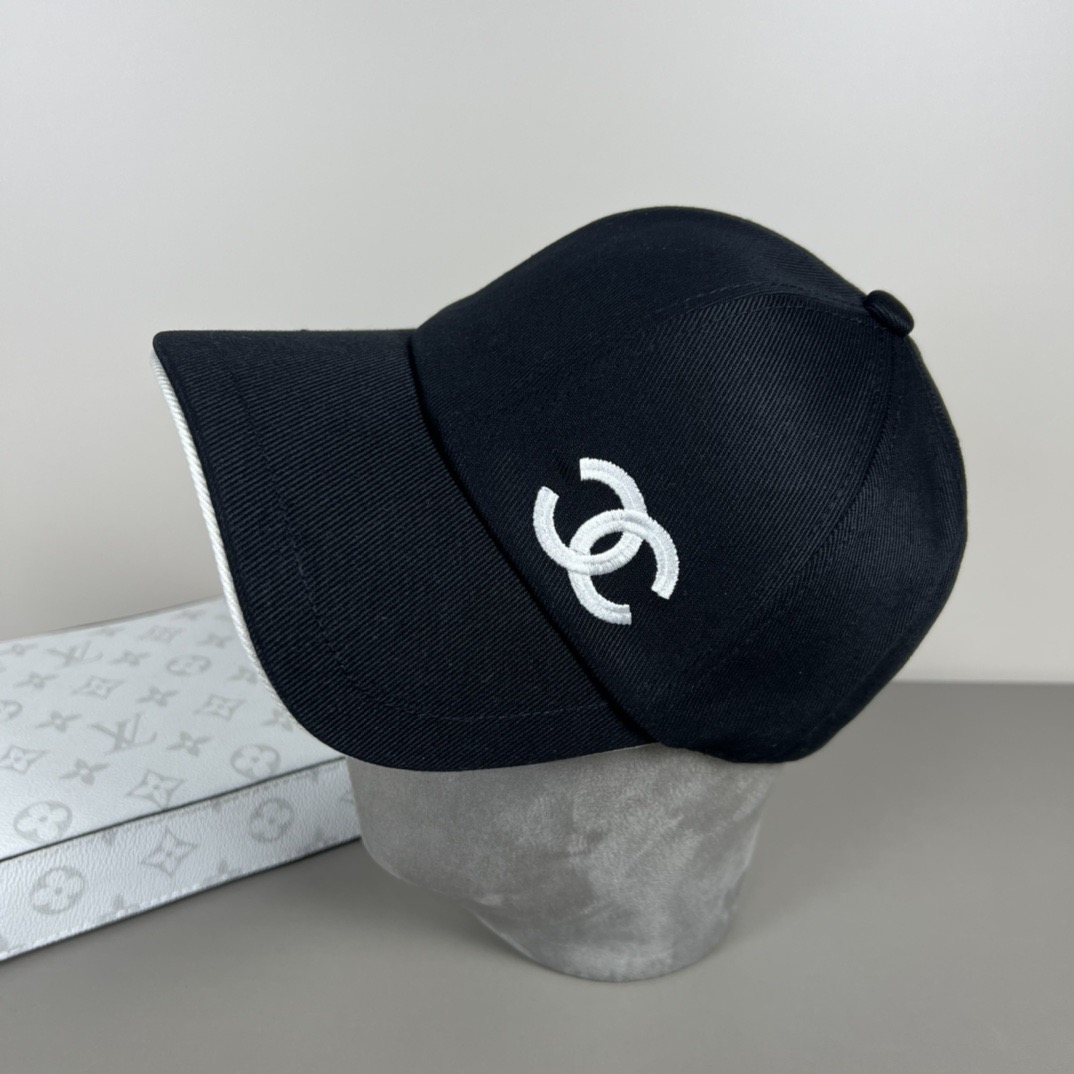 P香奈儿官网发布，CHANEL 小香爆款小红书新品发布，太🉑️了，高弹面料 经典色系，男女同款哦