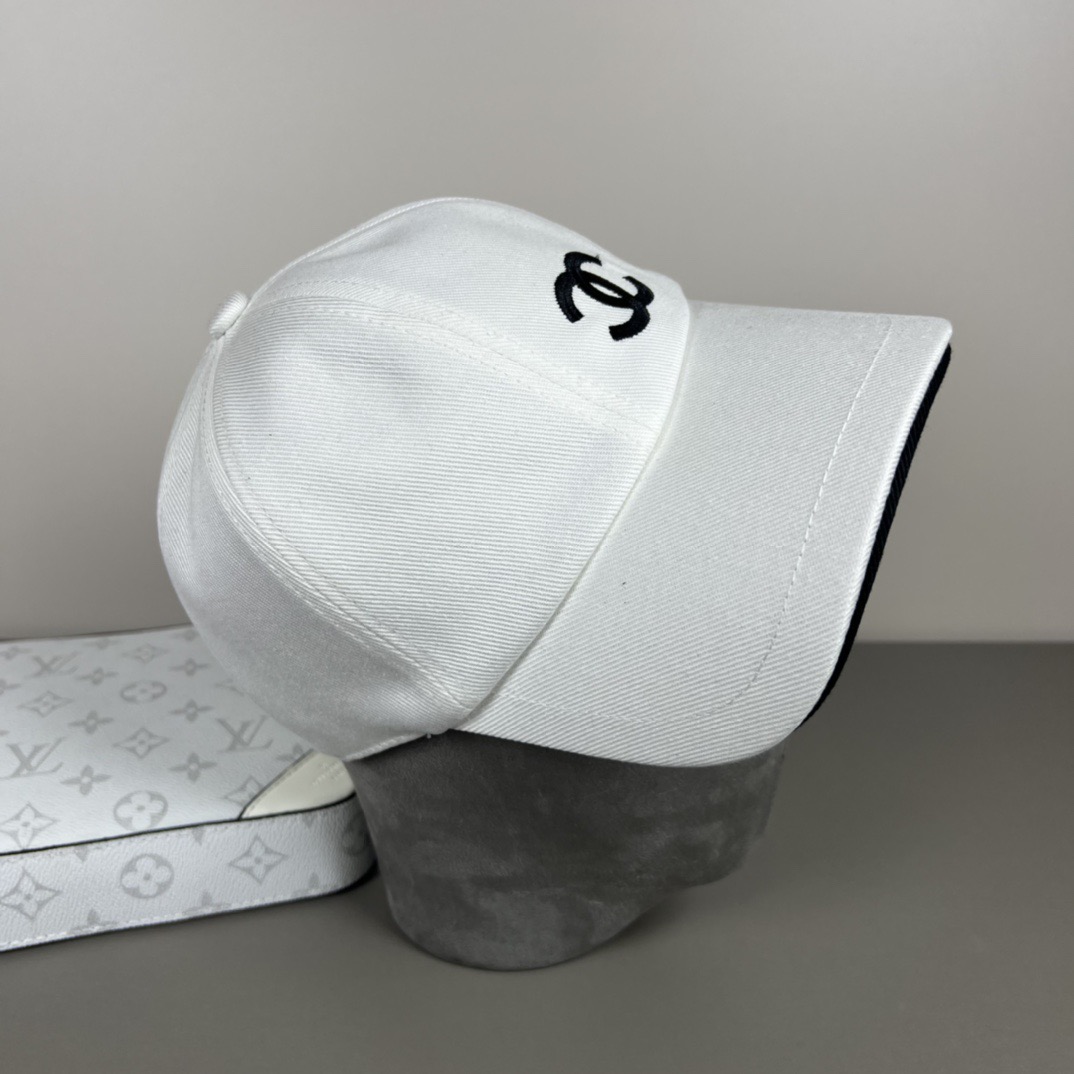 P香奈儿官网发布，CHANEL 小香爆款小红书新品发布，太🉑️了，高弹面料 经典色系，男女同款哦