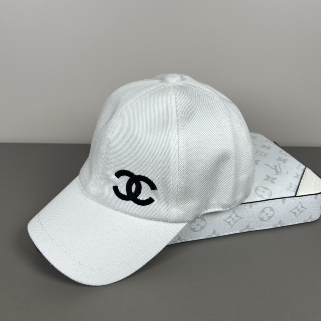 P香奈儿官网发布，CHANEL 小香爆款小红书新品发布，太🉑️了，高弹面料 经典色系，男女同款哦