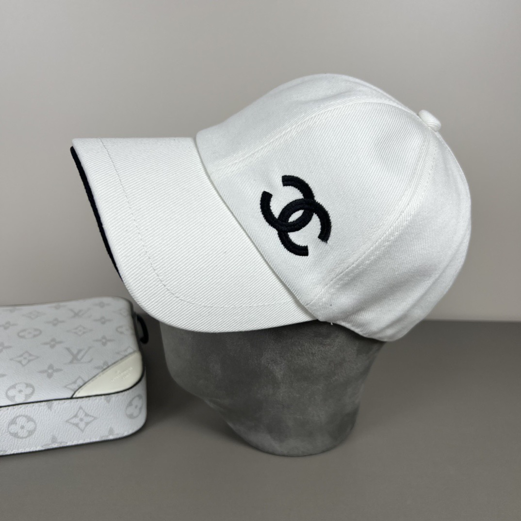 P香奈儿官网发布，CHANEL 小香爆款小红书新品发布，太🉑️了，高弹面料 经典色系，男女同款哦