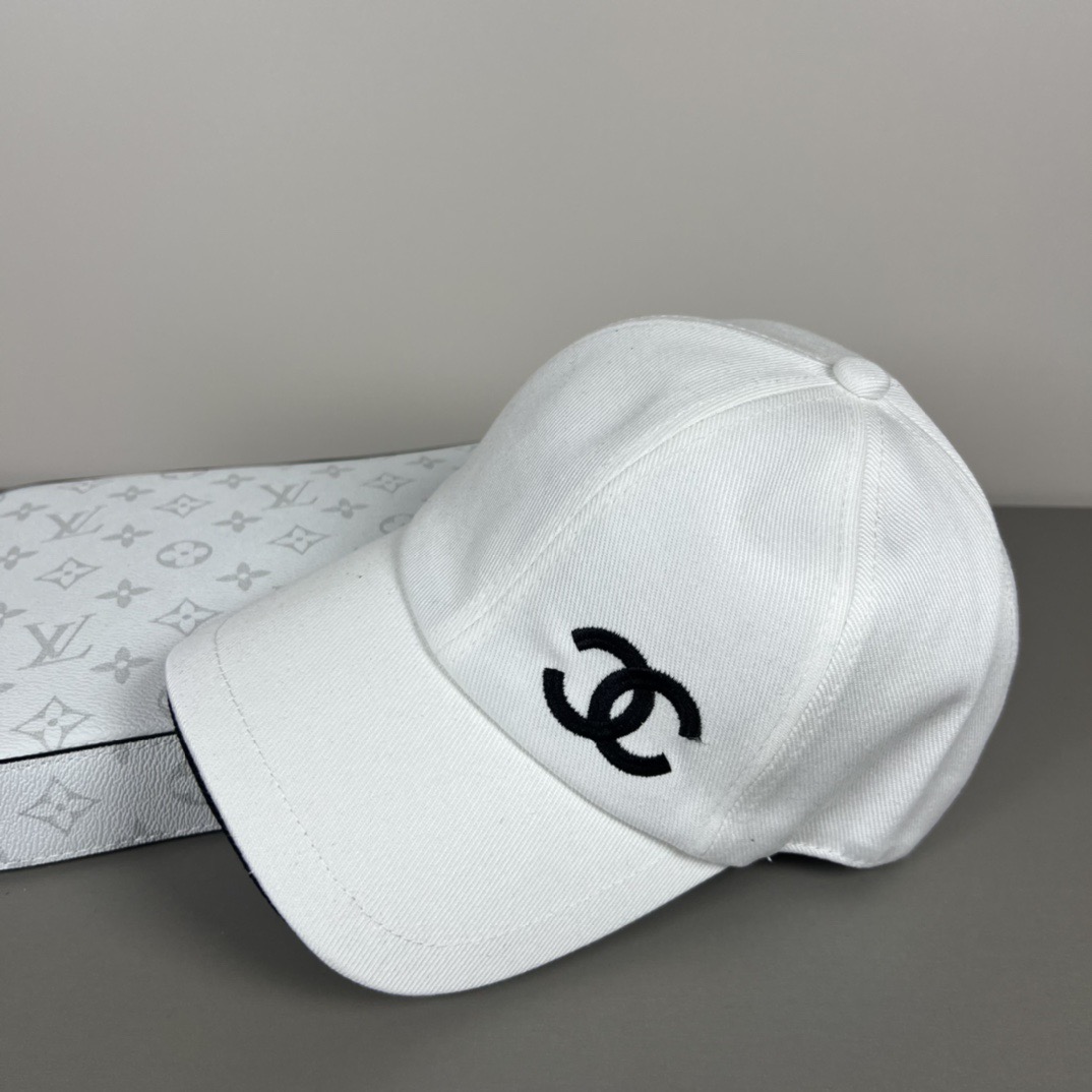 P香奈儿官网发布，CHANEL 小香爆款小红书新品发布，太🉑️了，高弹面料 经典色系，男女同款哦
