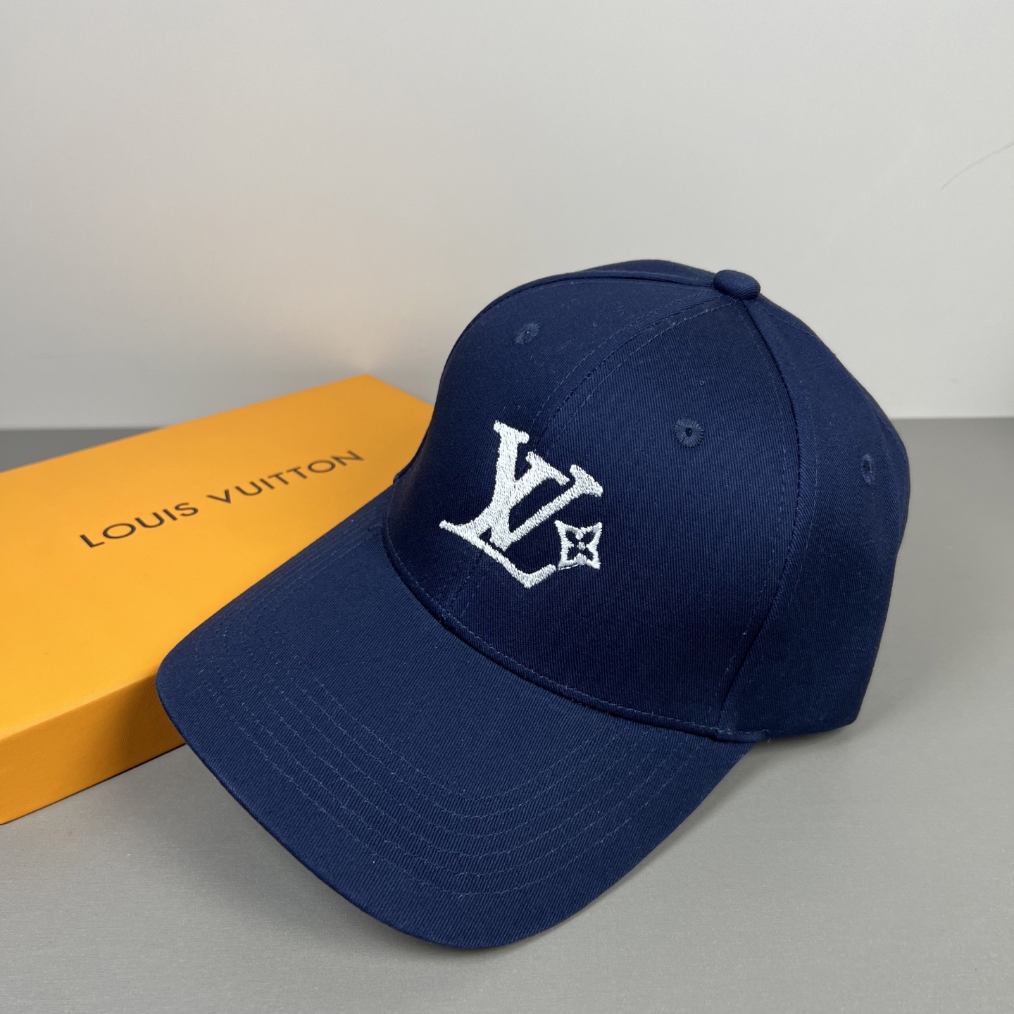 P🧢路易威登lv棒球帽 LouisVuitton😍新款重工打造♥️高端大气，百搭款🤗男女通用！