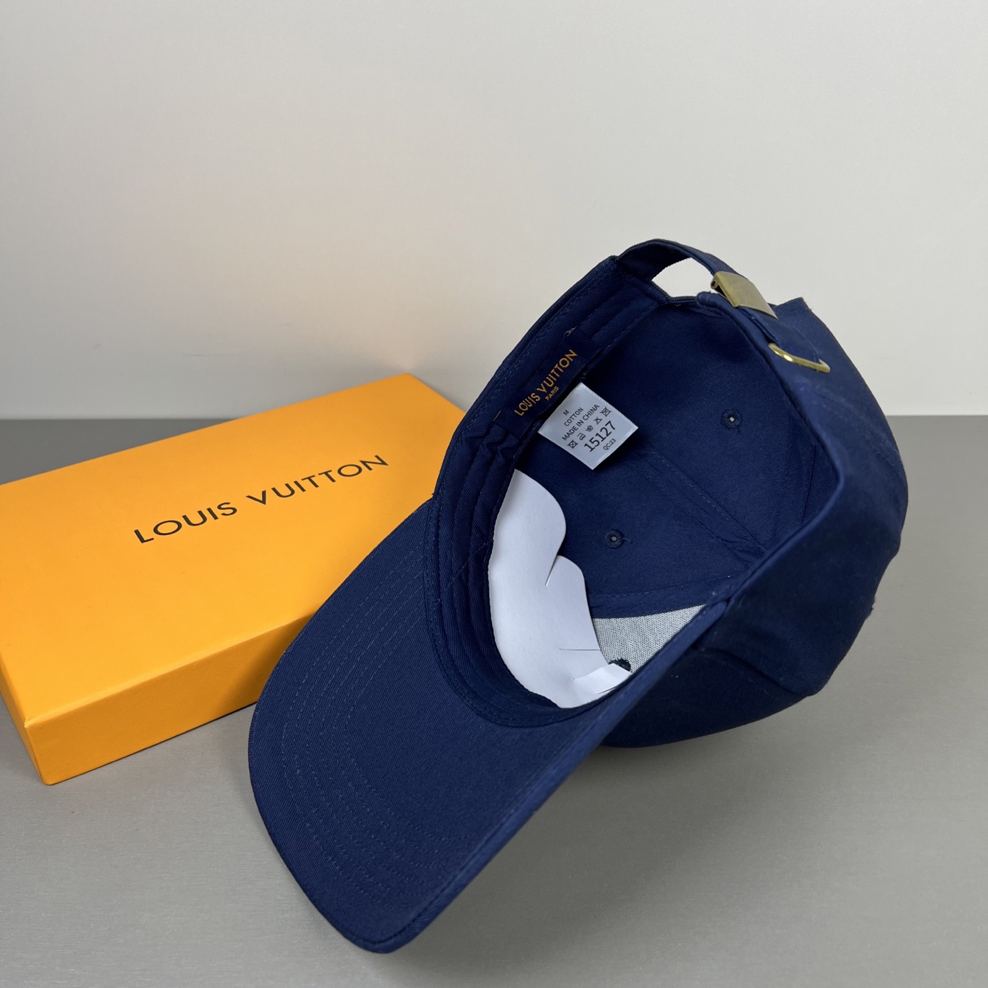 P🧢路易威登lv棒球帽 LouisVuitton😍新款重工打造♥️高端大气，百搭款🤗男女通用！