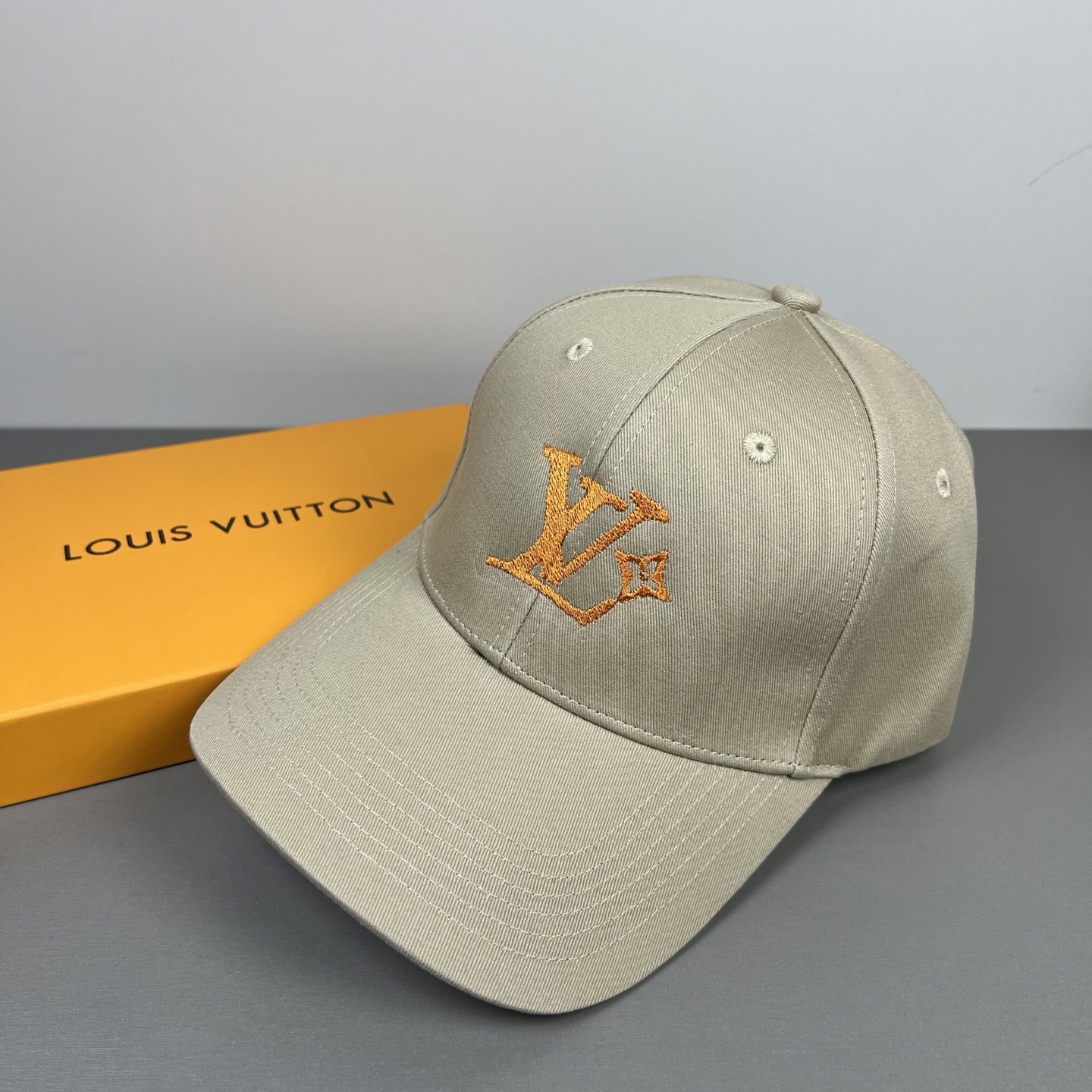 P🧢路易威登lv棒球帽 LouisVuitton😍新款重工打造♥️高端大气，百搭款🤗男女通用！