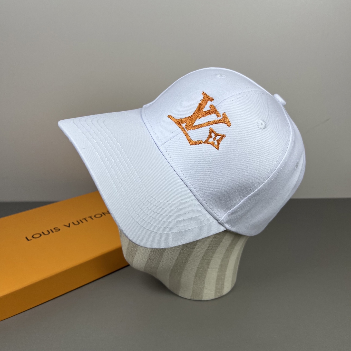 P🧢路易威登lv棒球帽 LouisVuitton😍新款重工打造♥️高端大气，百搭款🤗男女通用！