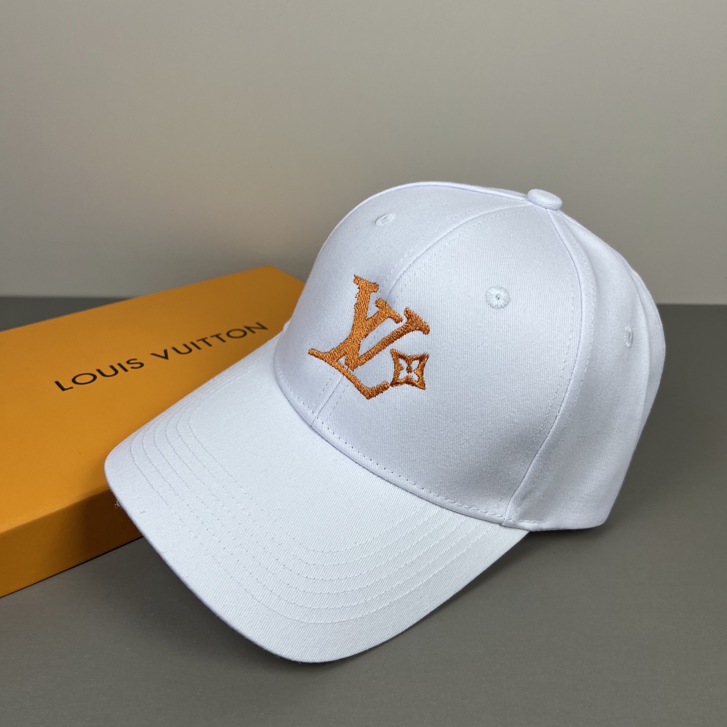 P🧢路易威登lv棒球帽 LouisVuitton😍新款重工打造♥️高端大气，百搭款🤗男女通用！