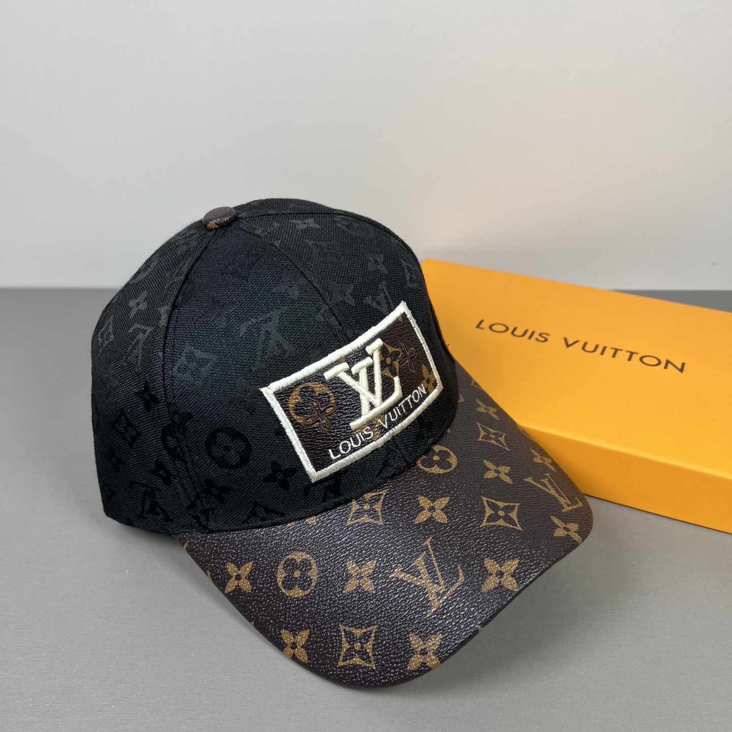 P🧢路易威登lv棒球帽 LouisVuitton😍新款重工打造♥️高端大气，百搭款🤗男女通用！