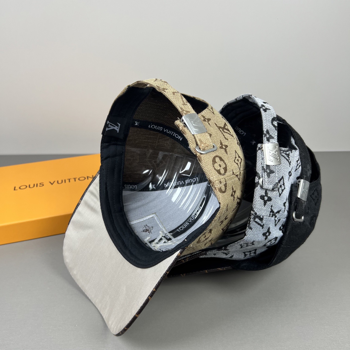 P🧢路易威登lv棒球帽 LouisVuitton😍新款重工打造♥️高端大气，百搭款🤗男女通用！