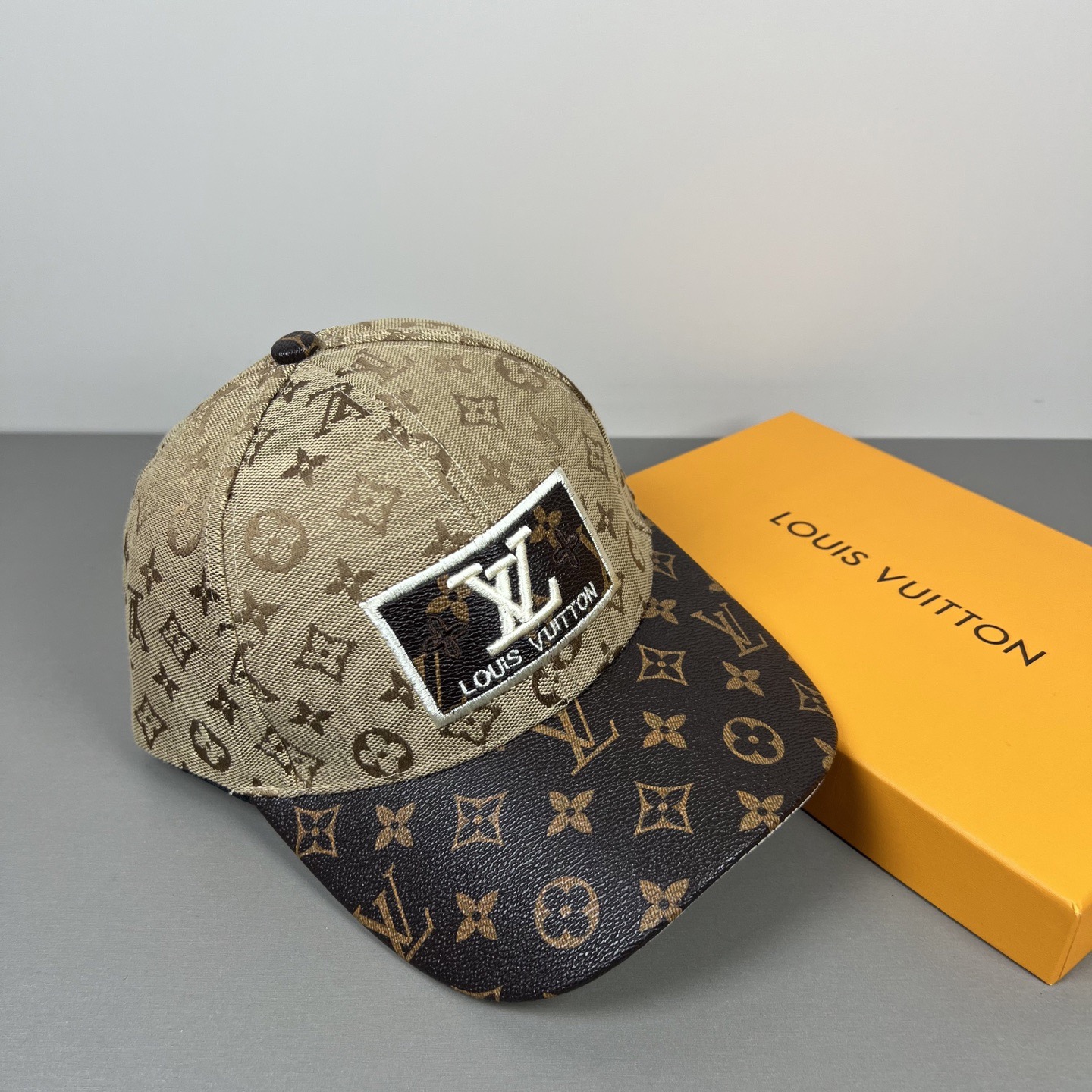P🧢路易威登lv棒球帽 LouisVuitton😍新款重工打造♥️高端大气，百搭款🤗男女通用！