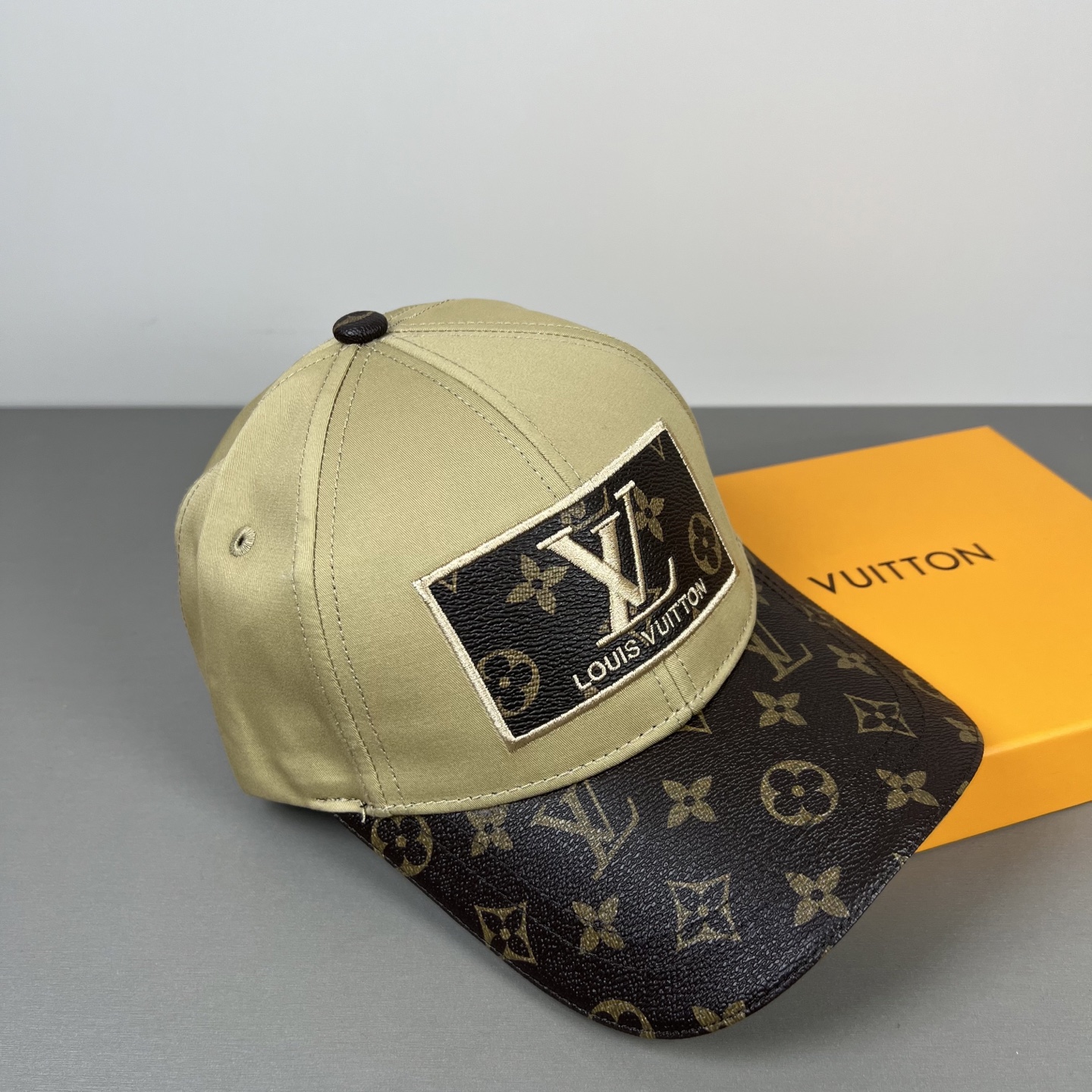 P🧢路易威登lv棒球帽 LouisVuitton😍新款重工打造♥️高端大气，百搭款🤗男女通用！