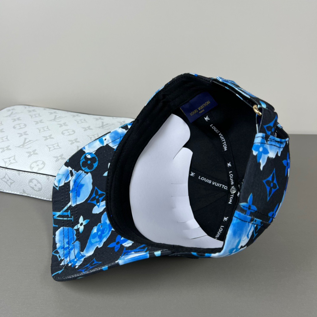 P🧢路易威登lv棒球帽 LouisVuitton😍新款重工打造♥️高端大气，百搭款🤗男女通用！