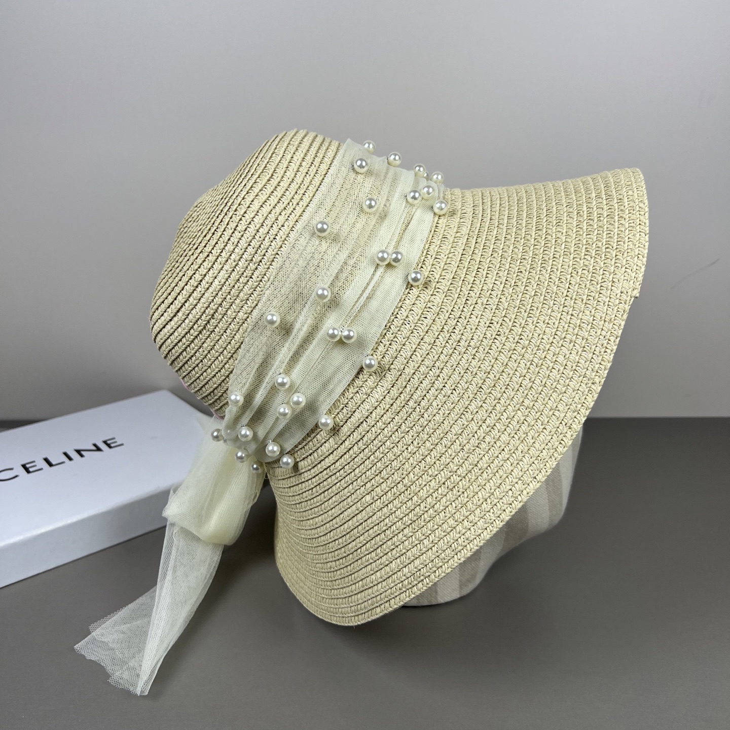 （思琳CELINE 新款大檐遮阳盆帽/渔夫草帽，防晒显脸小，细腻草编肌理，透气轻盈，度假&日常都不闷热，