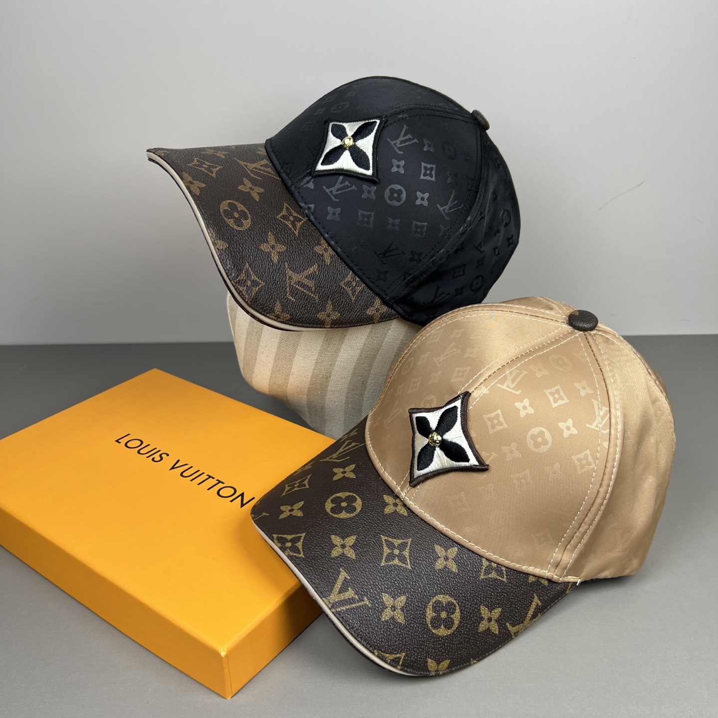 🌾🧢路易威登lv棒球帽 LouisVuitton😍新款重工打造♥️高端大气，百搭款🤗男女通用！
