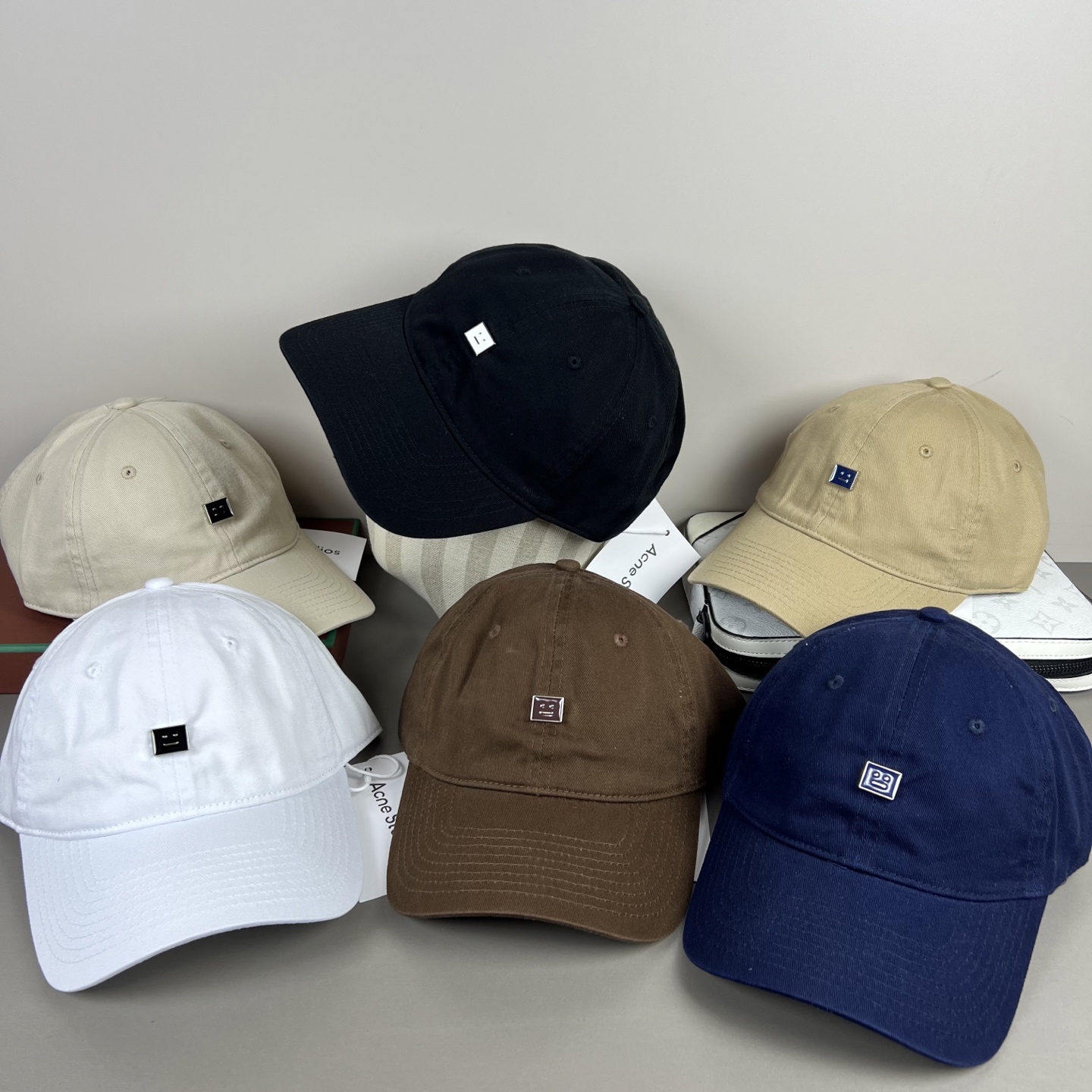 🌾Acne Studios 爱克尼笑脸男女同款 ！！它的料子是特殊定制料，选用密实的棉制成经过两次水洗工