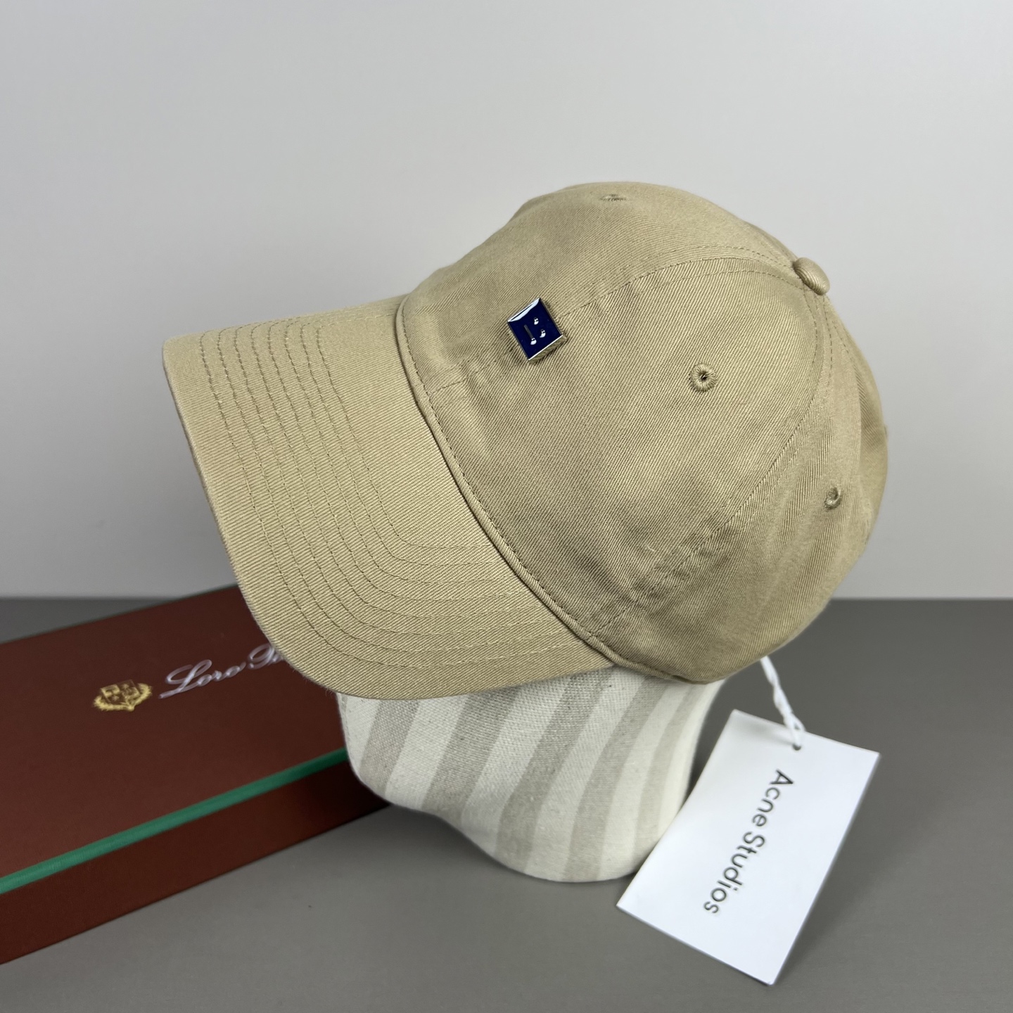 🌾Acne Studios 爱克尼笑脸男女同款 ！！它的料子是特殊定制料，选用密实的棉制成经过两次水洗工