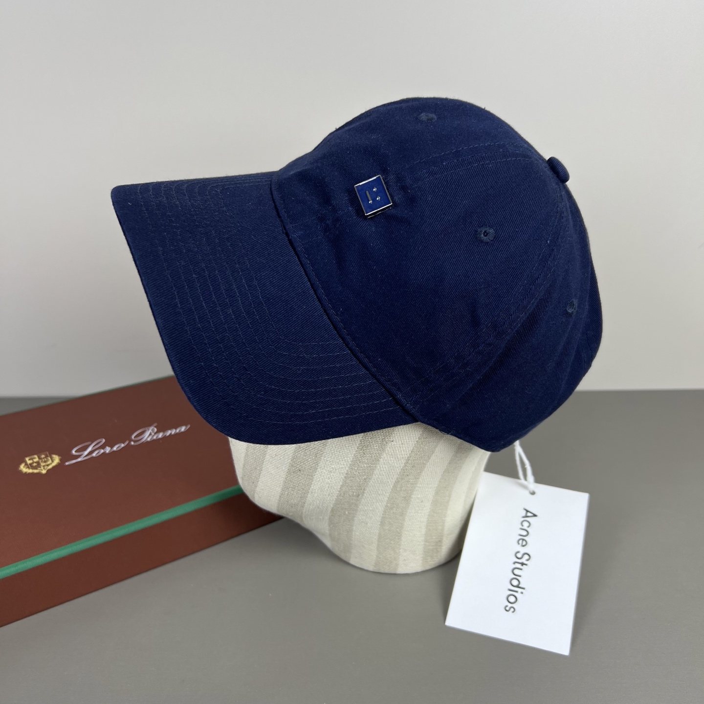 🌾Acne Studios 爱克尼笑脸男女同款 ！！它的料子是特殊定制料，选用密实的棉制成经过两次水洗工