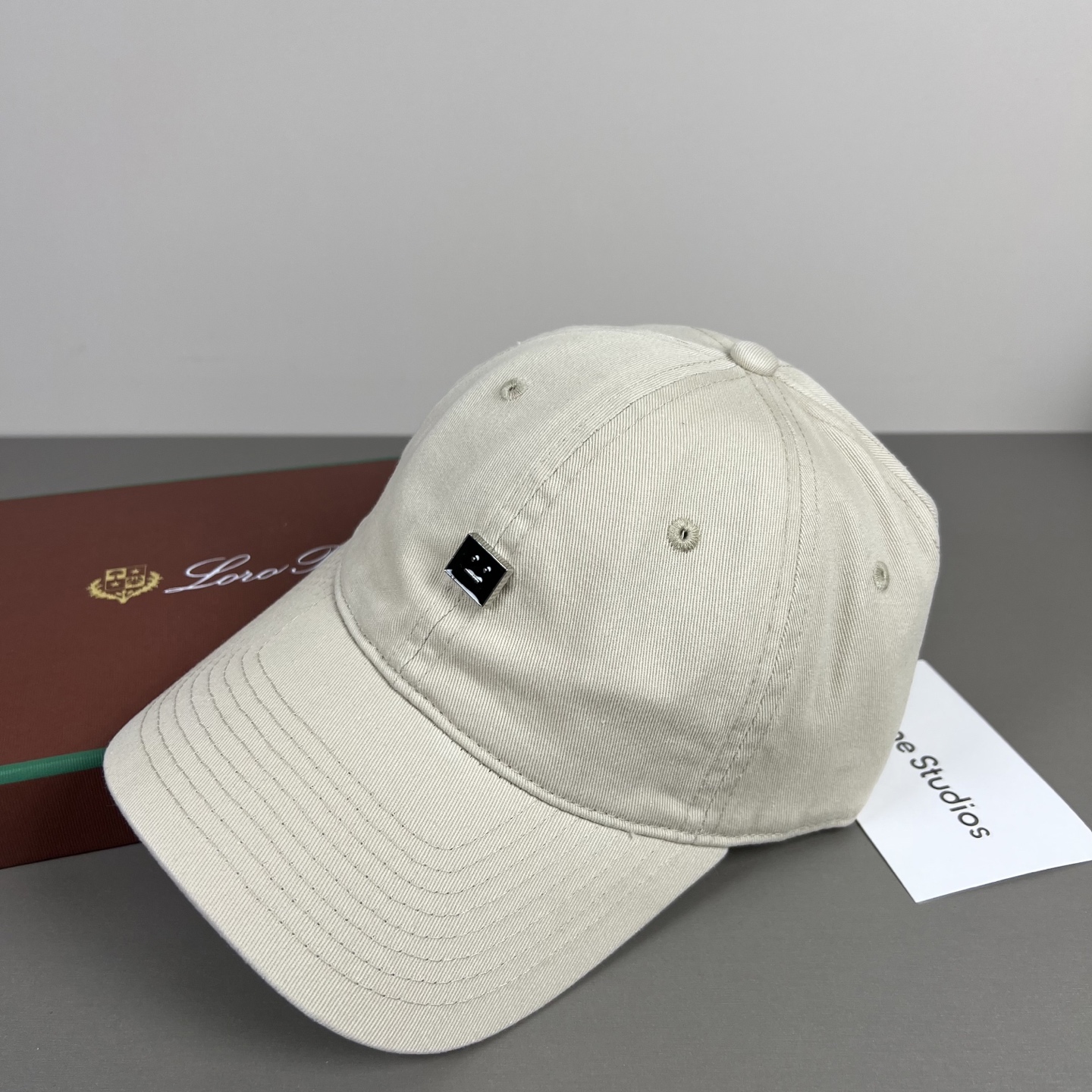 🌾Acne Studios 爱克尼笑脸男女同款 ！！它的料子是特殊定制料，选用密实的棉制成经过两次水洗工