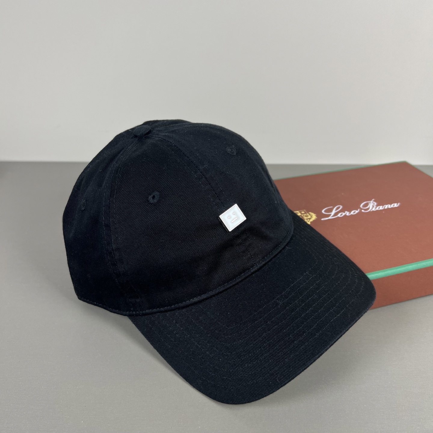 🌾Acne Studios 爱克尼笑脸男女同款 ！！它的料子是特殊定制料，选用密实的棉制成经过两次水洗工